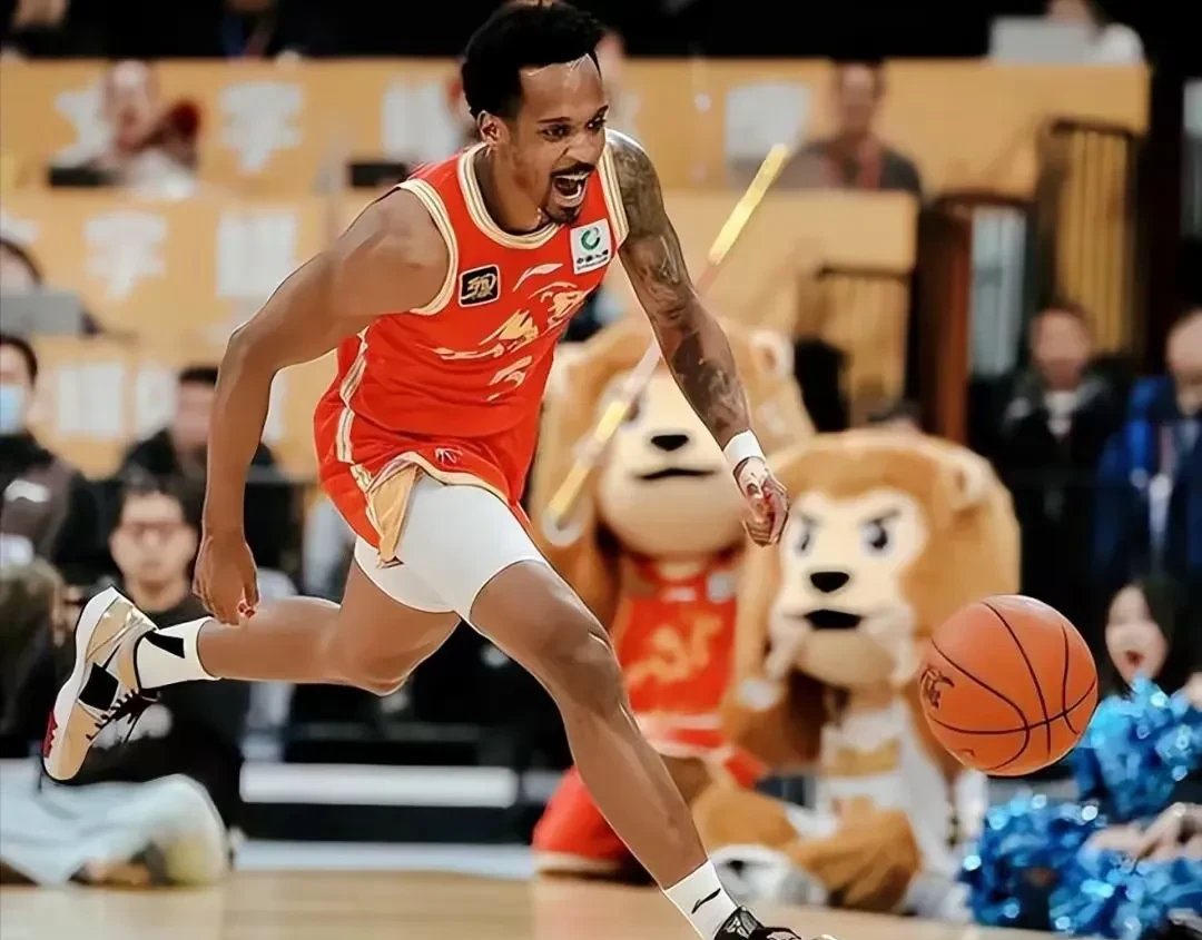 包含国王杯今晚再迎强敌，广厦男篮复出首秀，主帅态度：信心回归，球队文化再被提及的词条