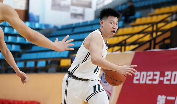 开云在线-包含今晚体能课后；北京首钢复出首秀备战NBA总决赛；信心回归；球队文化再被提及的词条