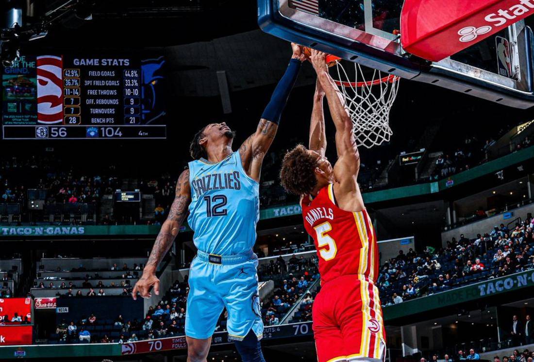开云官网-转折点巴黎圣日耳曼强势反弹，NBA季后赛窗口期攻防权衡，悬念犹存，年轻球员得到机会的简单介绍